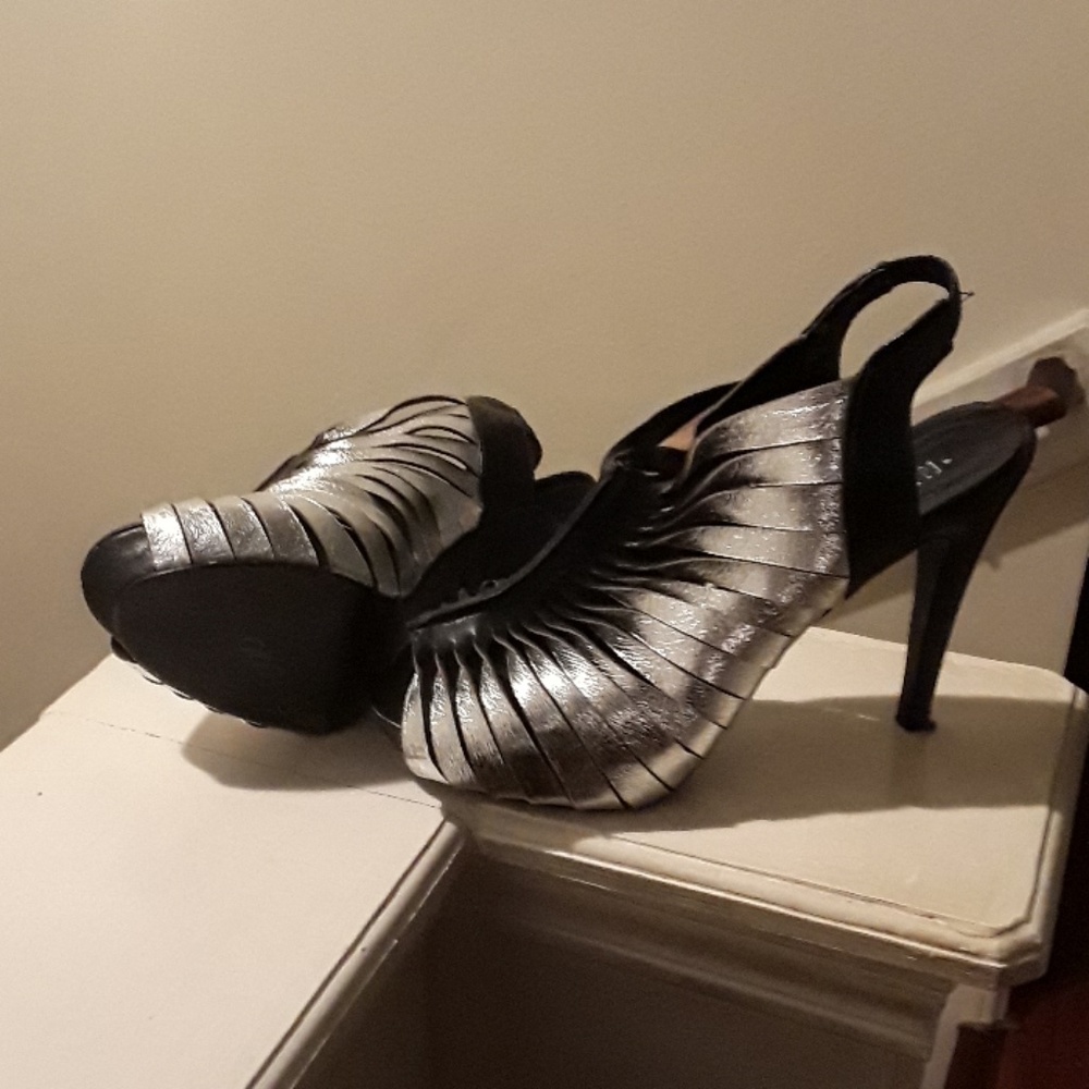 Shoes - Picture 2 of 3